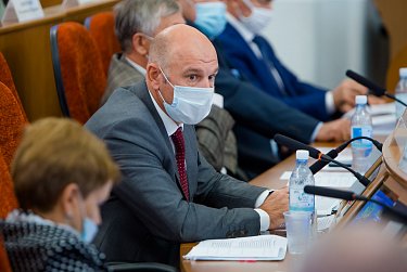 Депутаты работали в особом режиме